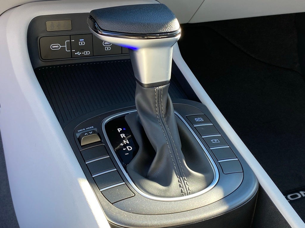 2026 Hyundai KONA SE FWD