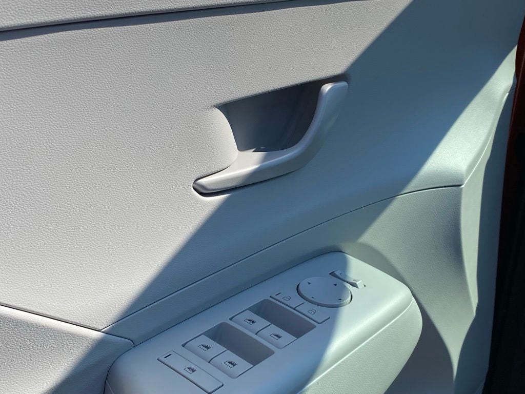2027 Hyundai KONA SE FWD