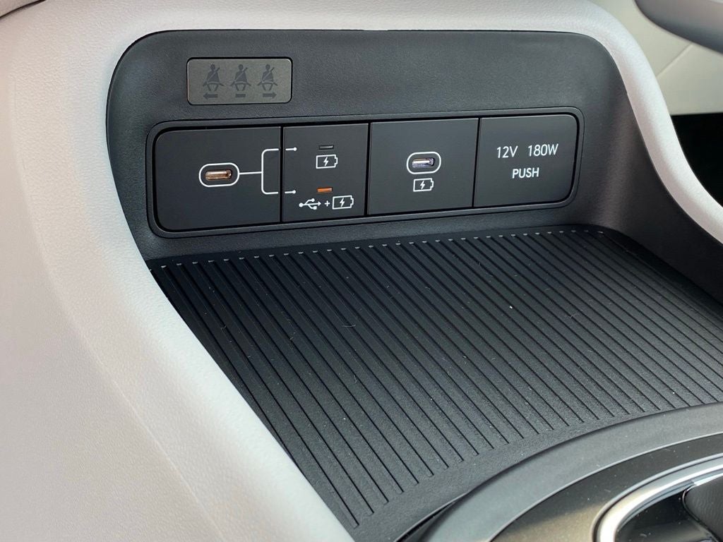 2027 Hyundai KONA SE FWD