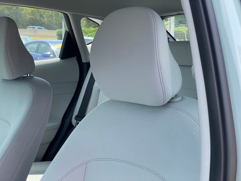 2027 Hyundai KONA SE FWD
