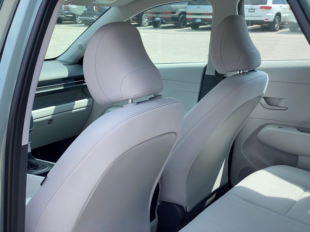 2027 Hyundai KONA SE FWD