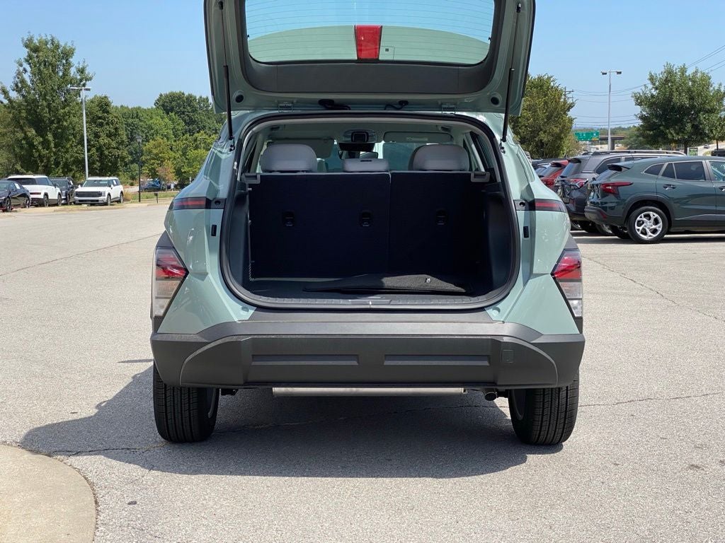 2027 Hyundai KONA SE FWD
