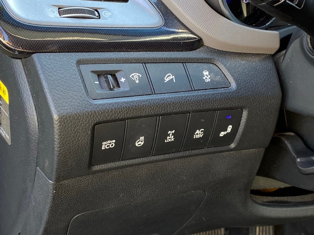 2016 Hyundai SANTA FE SE