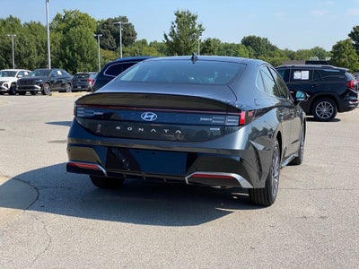 2026 Hyundai SONATA HYBRID SEL