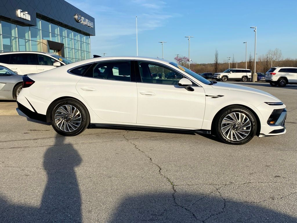 2025 Hyundai SONATA HYBRID SEL