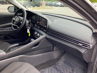 2024 Hyundai ELANTRA SE