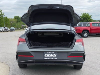 2024 Hyundai ELANTRA SE
