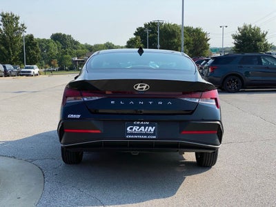 2026 Hyundai ELANTRA SE