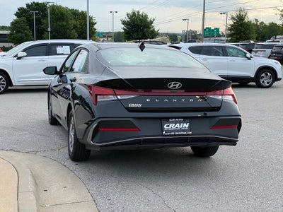 2025 Hyundai ELANTRA SE