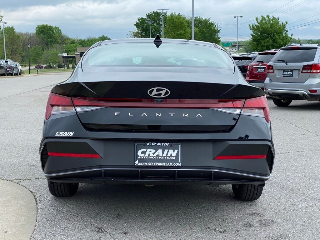 2026 Hyundai ELANTRA SE