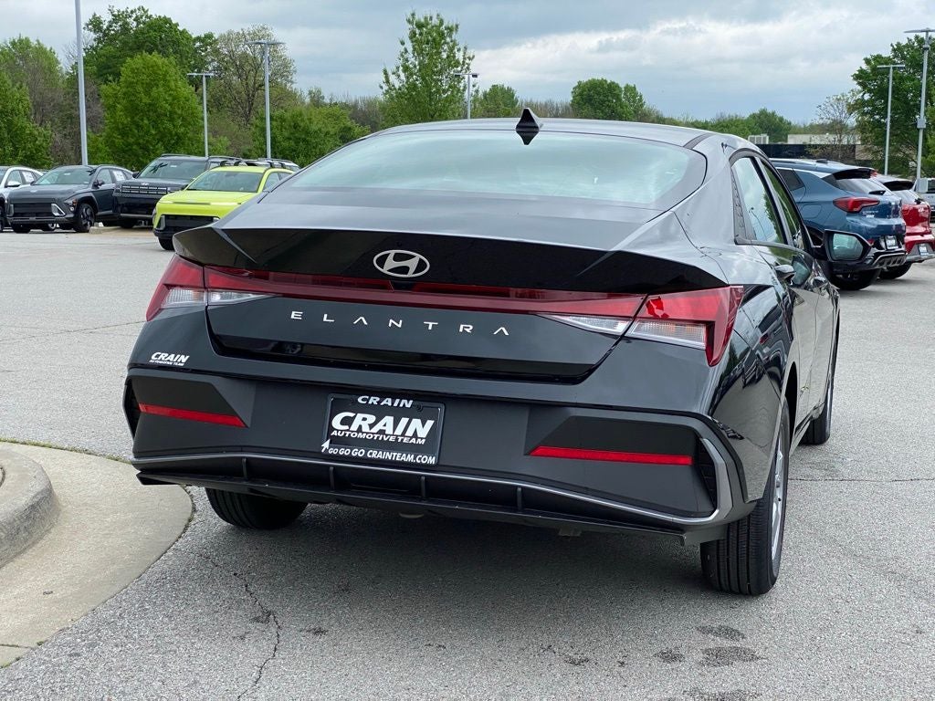 2026 Hyundai ELANTRA SE