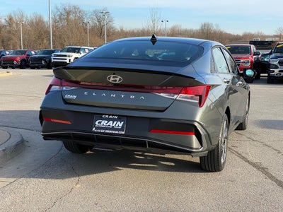 2025 Hyundai ELANTRA SEL Sport
