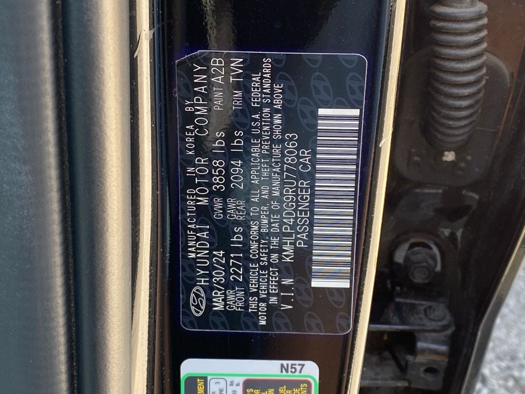 2024 Hyundai ELANTRA Limited