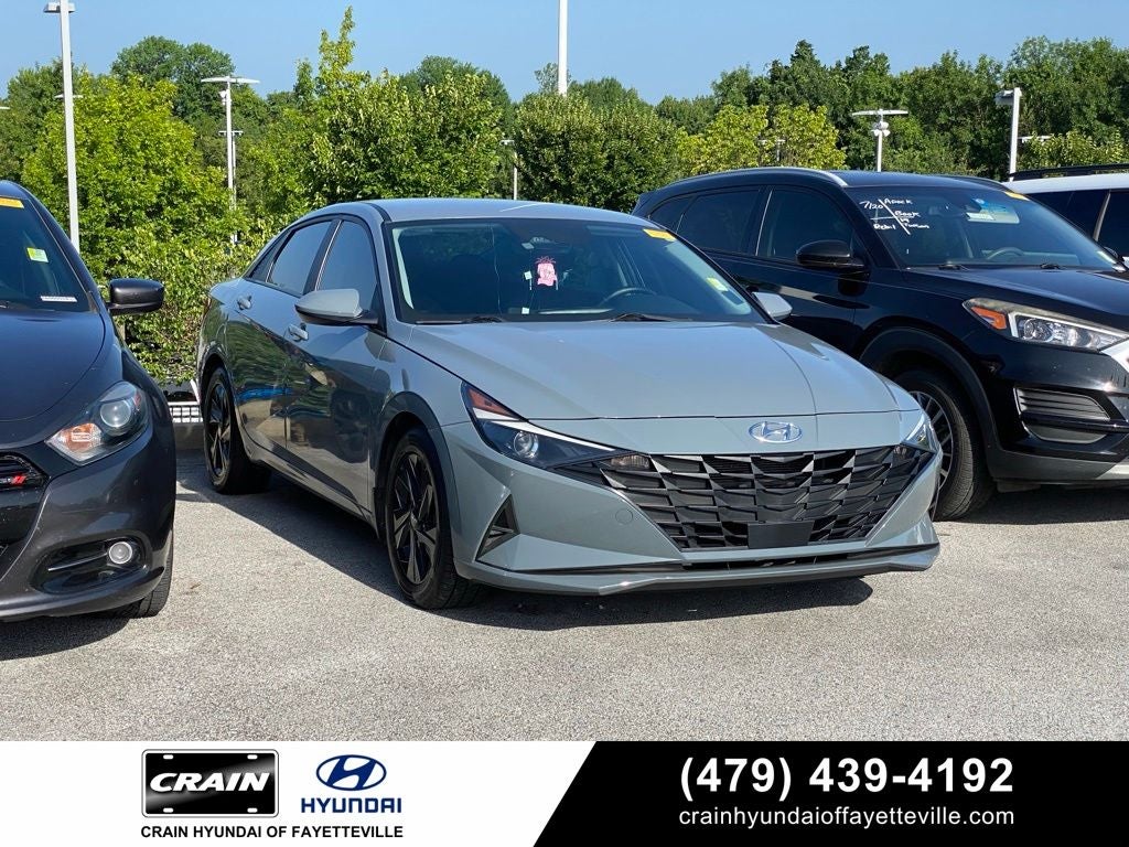 2022 Hyundai ELANTRA SEL