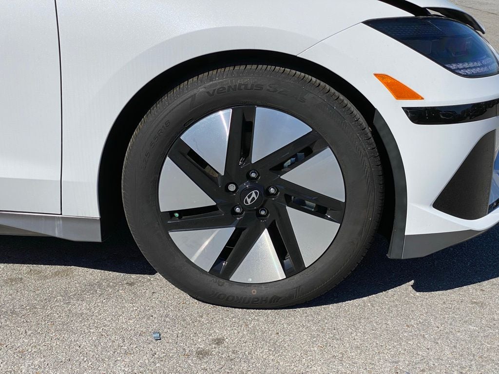 2025 Hyundai IONIQ 6 SE