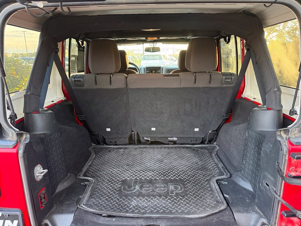 2016 Jeep Wrangler Unlimited Sahara - 4WD / CARFAX ONE OWNER