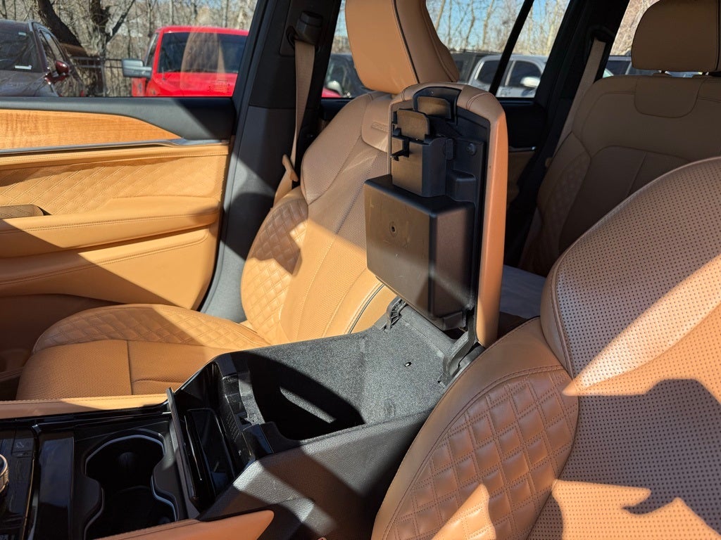 2022 Jeep Grand Cherokee Summit TECH GROUP 5