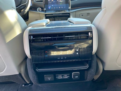 2024 Jeep Wagoneer Base