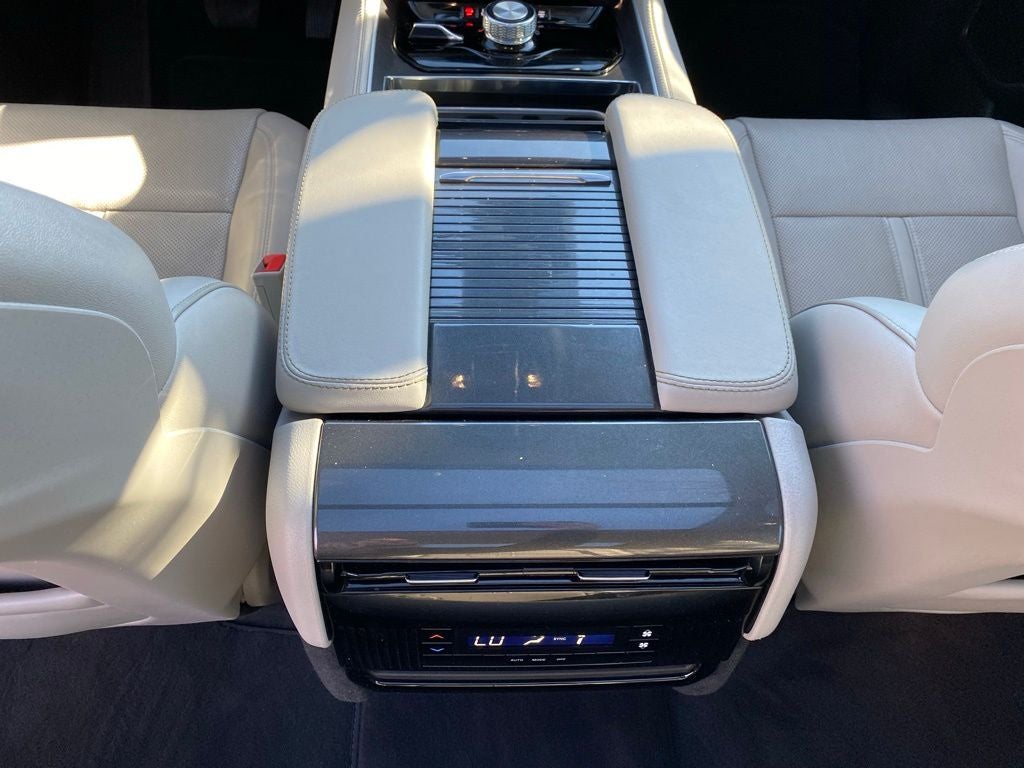 2024 Jeep Wagoneer Base