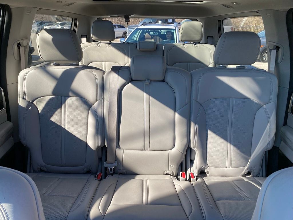 2024 Jeep Wagoneer Base