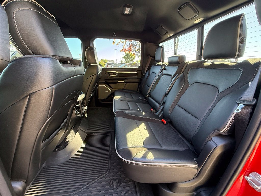 2025 RAM 1500 Laramie - 4WD / LEVEL 2 / NIGHT EDITION