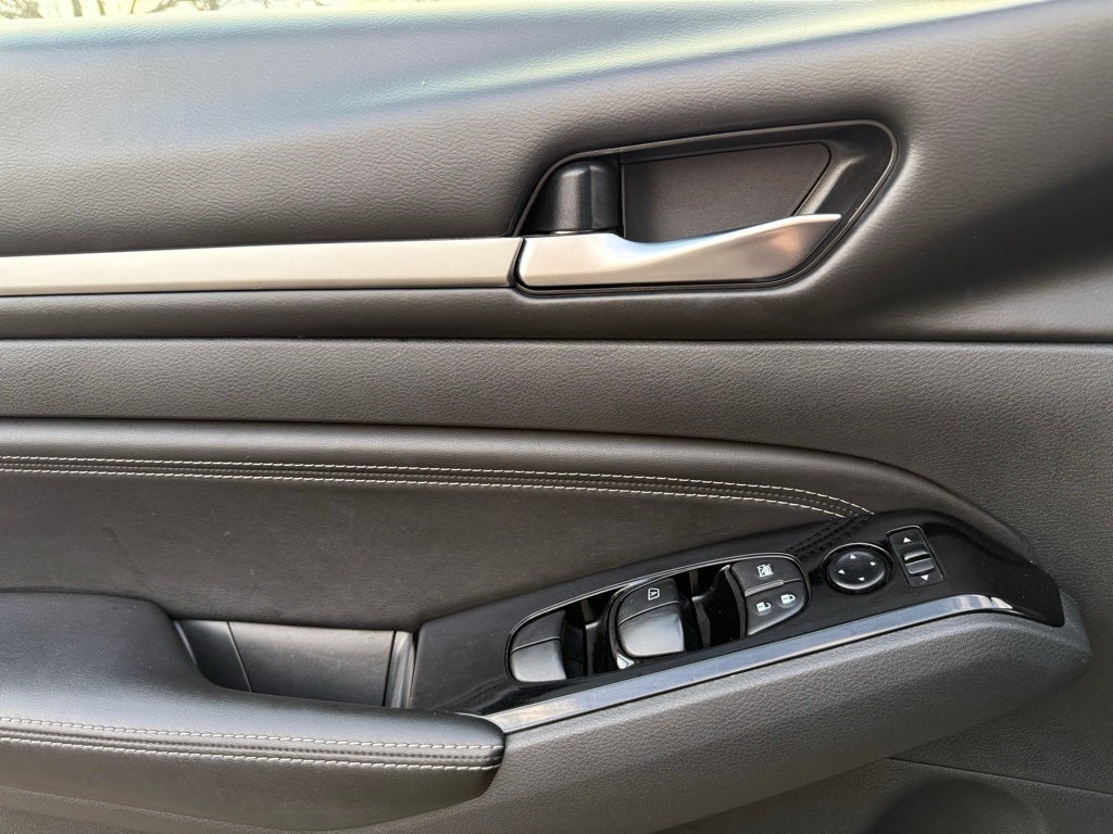 2021 Nissan Altima 2.5 SV 1 Owner / CARPLAY