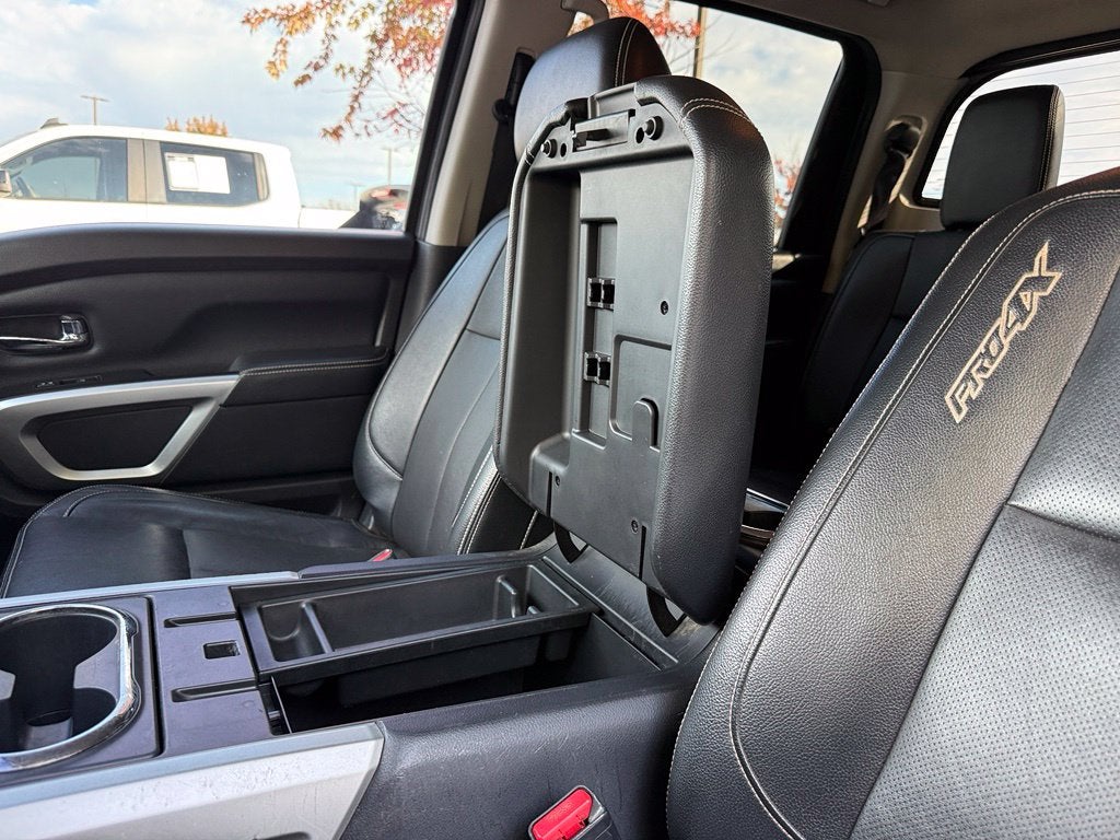 2017 Nissan Titan PRO-4X - 4WD / LEATHER