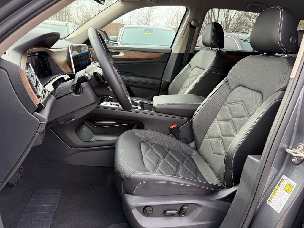 2025 Volkswagen Atlas 2.0T SE w/Technology ONE OWNER CAR FAX