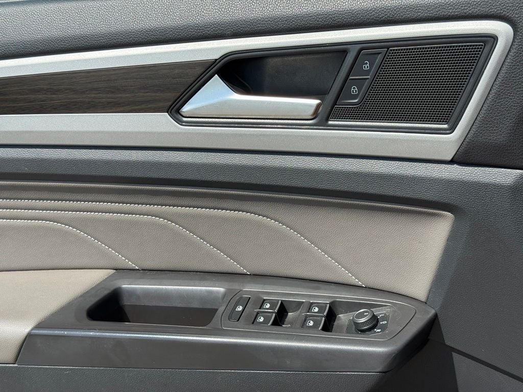 2022 Volkswagen Atlas SE w/Tech - Photo 20