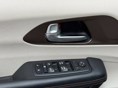 2018 Chrysler Pacifica Touring L - CLEAN CARFAX