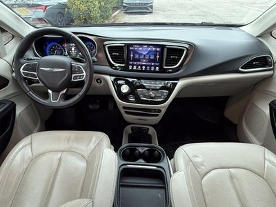 2018 Chrysler Pacifica Touring L - CLEAN CARFAX
