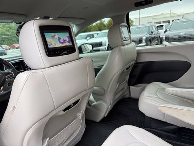 2018 Chrysler Pacifica Touring L - CLEAN CARFAX