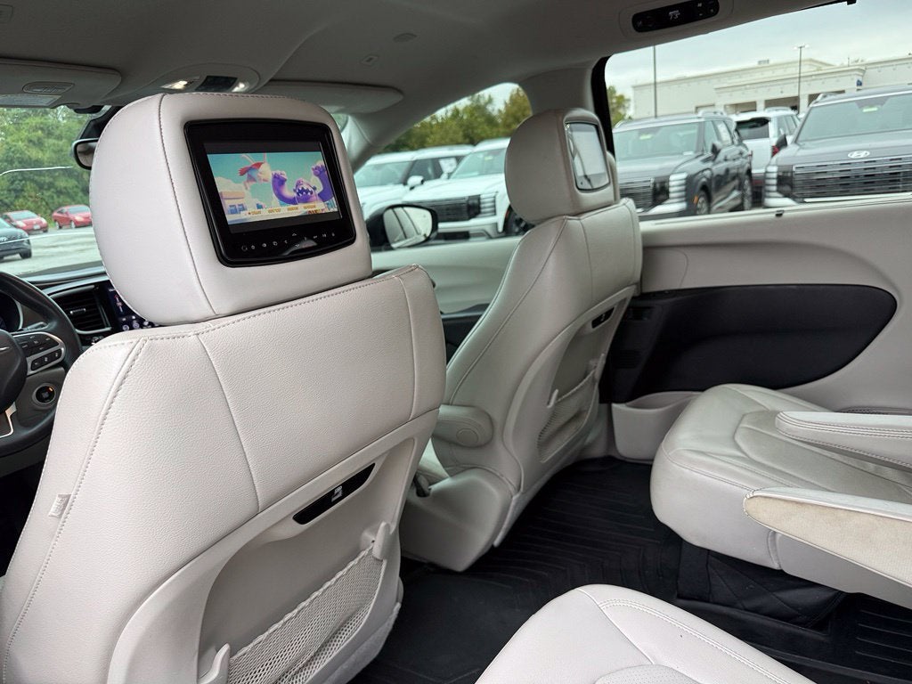 2018 Chrysler Pacifica Touring L - CLEAN CARFAX
