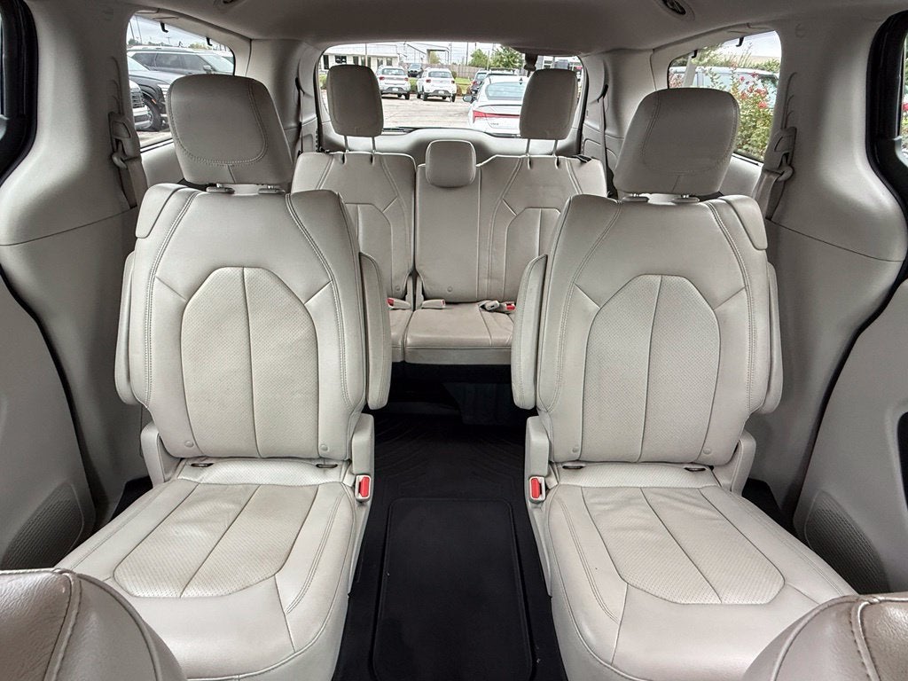 2018 Chrysler Pacifica Touring L - CLEAN CARFAX