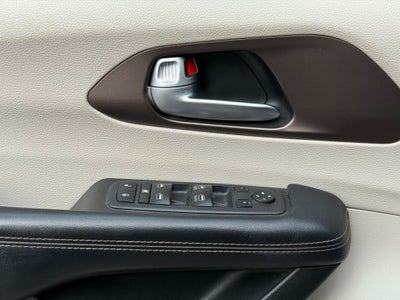 2017 Chrysler Pacifica Touring L LOW PRICED VAN!