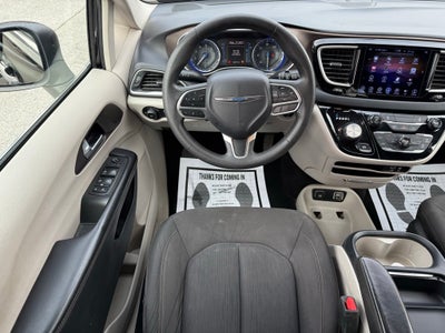 2017 Chrysler Pacifica Touring L LOW PRICED VAN!