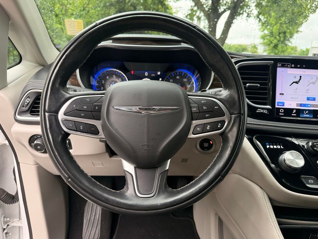 2022 Chrysler Pacifica Limited - Photo 11