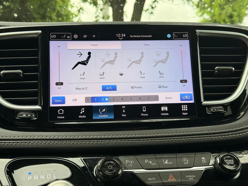 2022 Chrysler Pacifica Limited - Photo 16