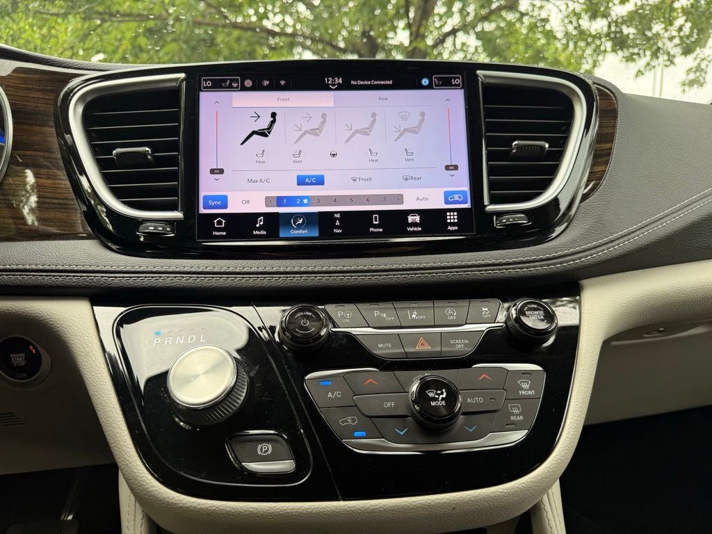 2022 Chrysler Pacifica Limited - Photo 17