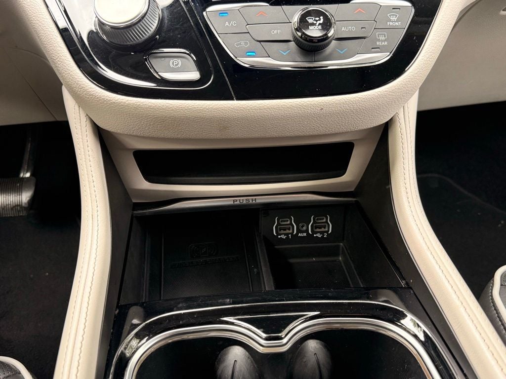 2022 Chrysler Pacifica Limited - Photo 19