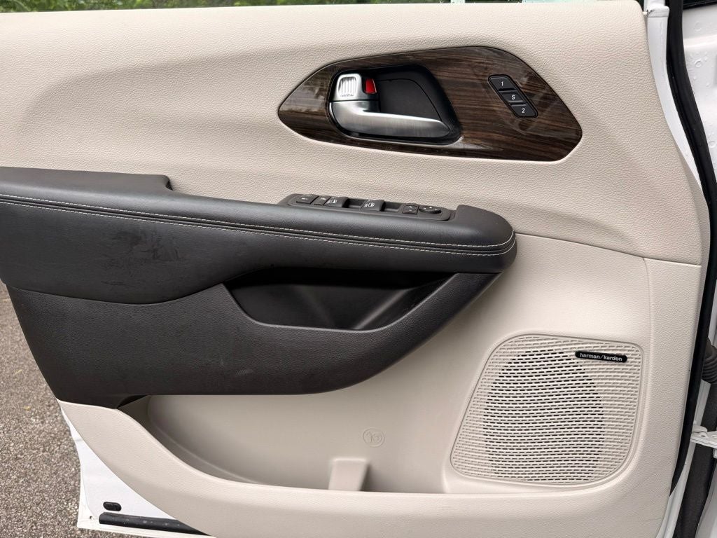 2022 Chrysler Pacifica Limited - Photo 20