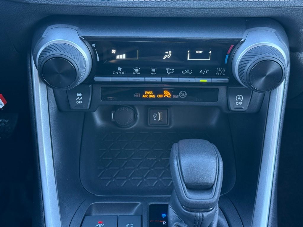 2024 Toyota RAV4 LE CLEAN CARFAX
