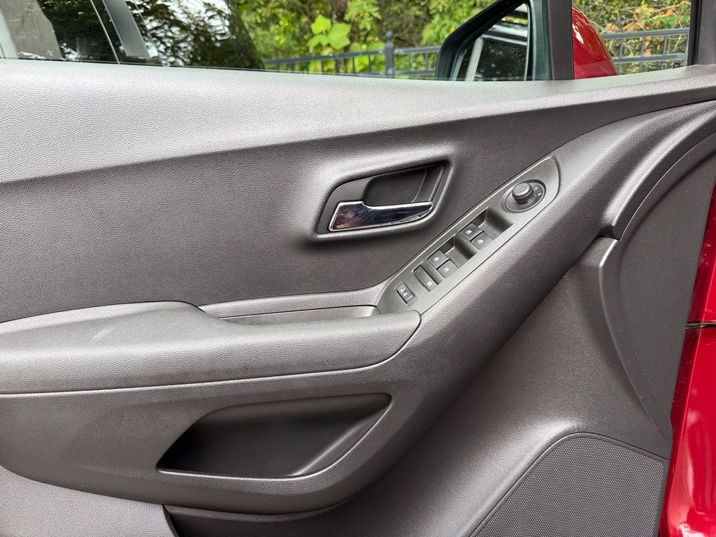 2020 Chevrolet Trax LT - Photo 21
