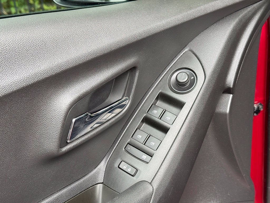 2020 Chevrolet Trax LT - Photo 22