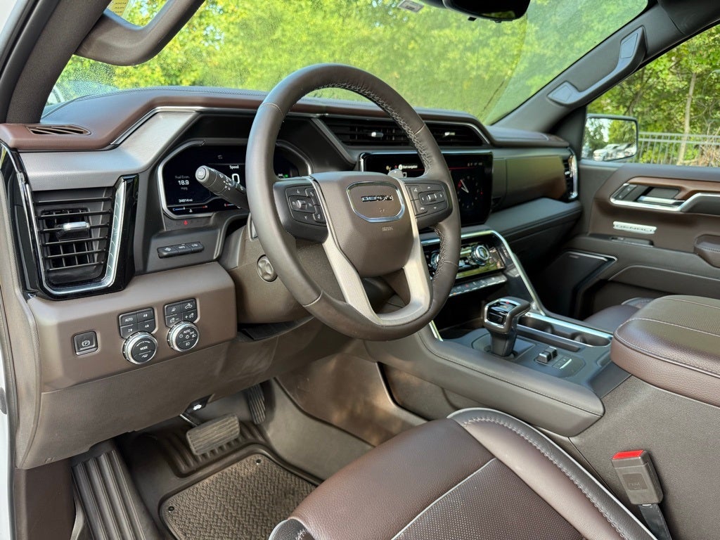 2023 GMC Sierra 1500 Denali V8 / 4x4 / 1-OWNER CLEAN CARFAX