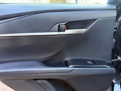 2025 Toyota Camry SE 1 OWNER CARFAX