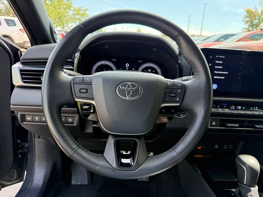 2025 Toyota Camry XSE - Photo 11
