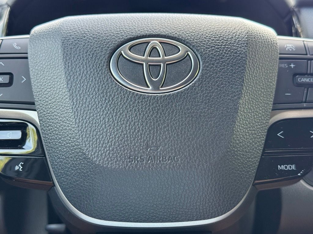 2025 Toyota Camry XSE - Photo 19