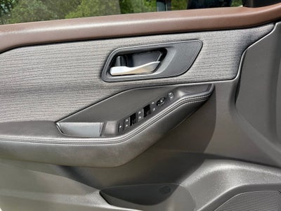 2023 Nissan Rogue SV HEATED MIRRORS