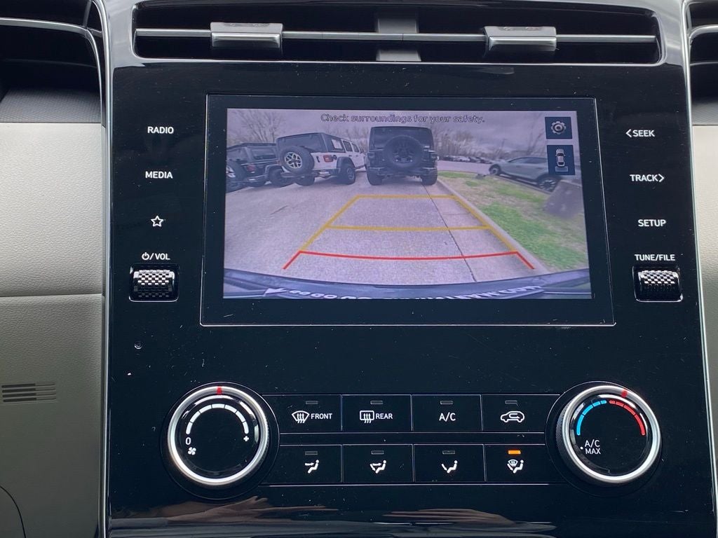 2022 Hyundai TUCSON SE